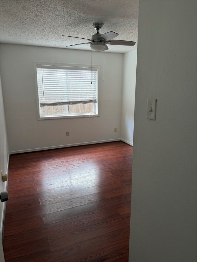 Building Photo - 2926 Colony Dr