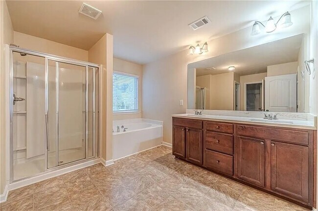 Building Photo - 2139 Baywood Tree Ln SW