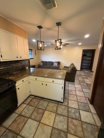 Building Photo - 119 Jay St