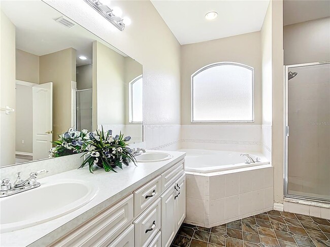 Building Photo - 610 Terranova Dr