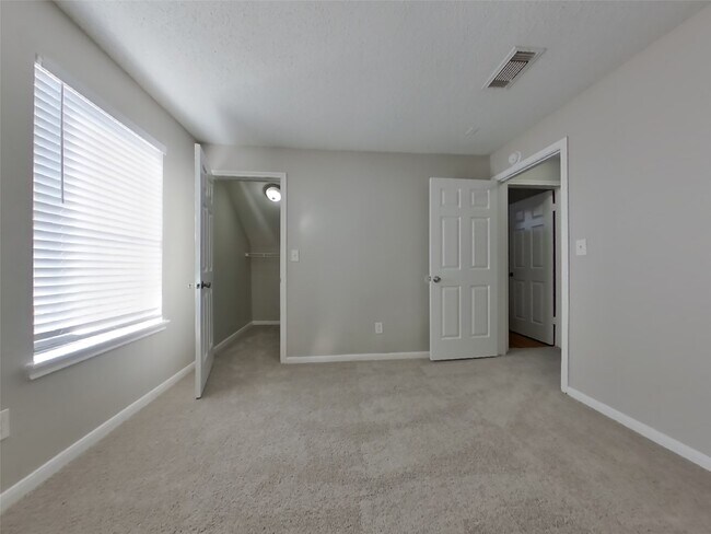 Building Photo - 3126 Kelling St