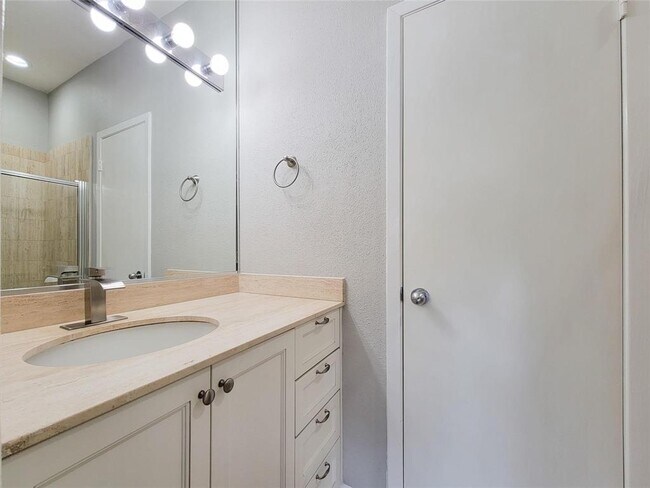 Building Photo - 18309 Sandy Cove Dr