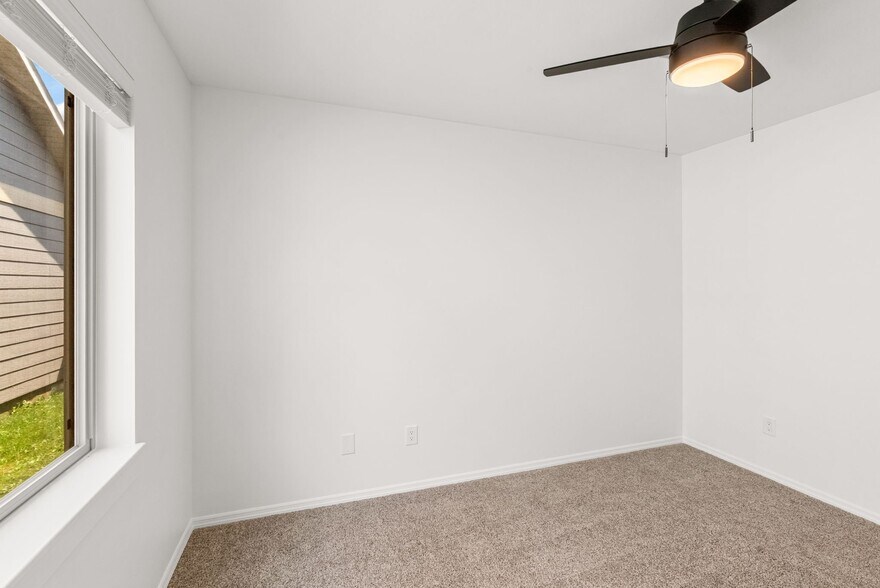 Building Photo - 1397 N River Rock Dr
