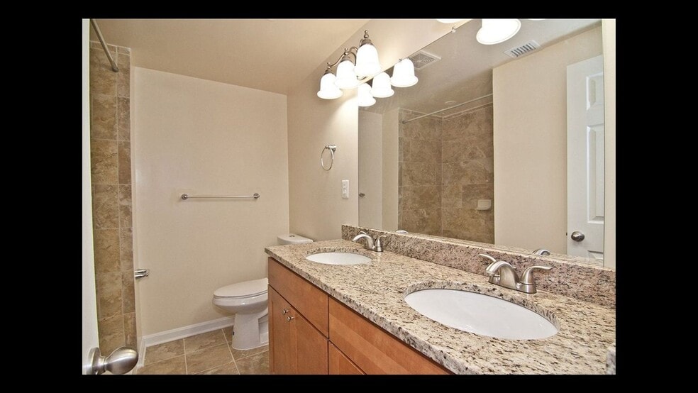 Building Photo - Oaklawn Apartments