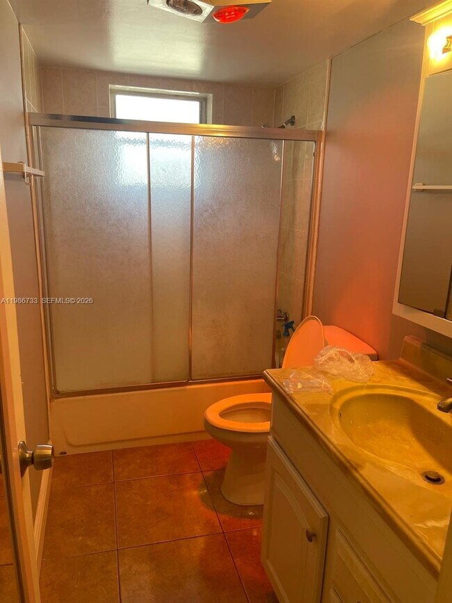 Building Photo - 20111 NE 27th Ct