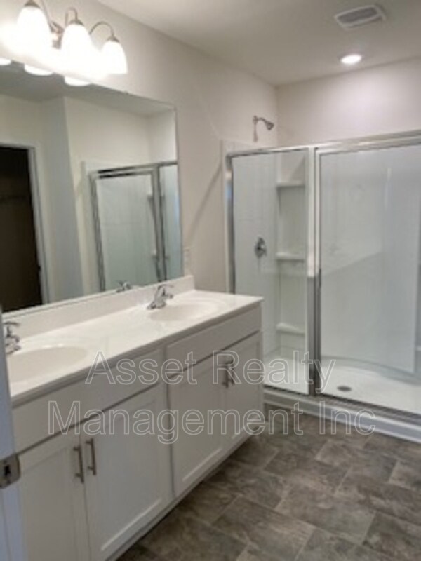 Building Photo - 12134 Evergreen Terrace Ln