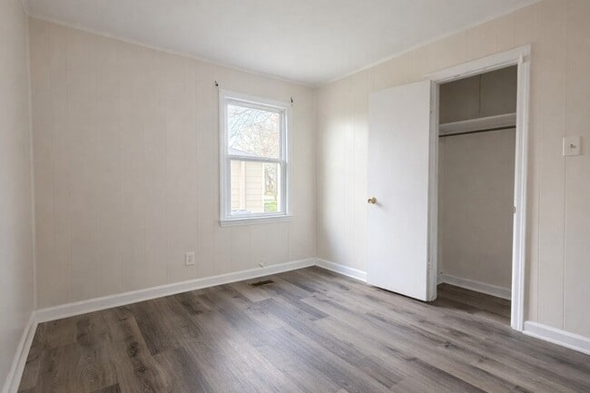 Building Photo - 1205 Broadus Ave SE