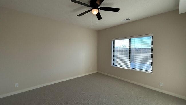 Building Photo - Elkhorn Landing Rentals (20605 Elkhorn Dr.)