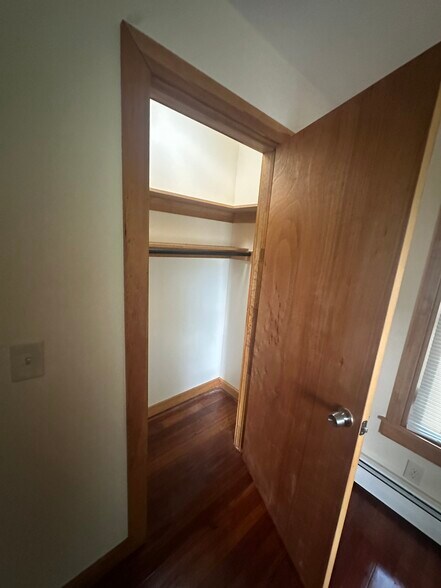 Building Photo - 223 Elm St