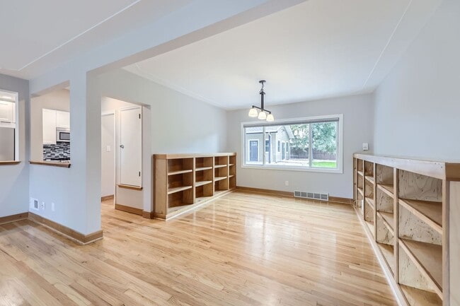 Building Photo - Wonderful West Old Town Home! A must see! ...