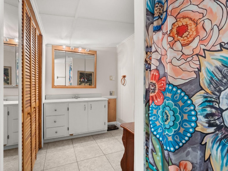 Building Photo - 209 Harris Dr