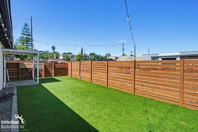 Building Photo - Bright and Inviting 2Bdm 1Ba Home in Escondido.