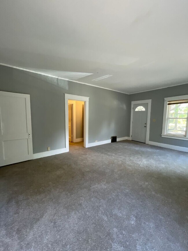 Building Photo - 1415 Neosho St