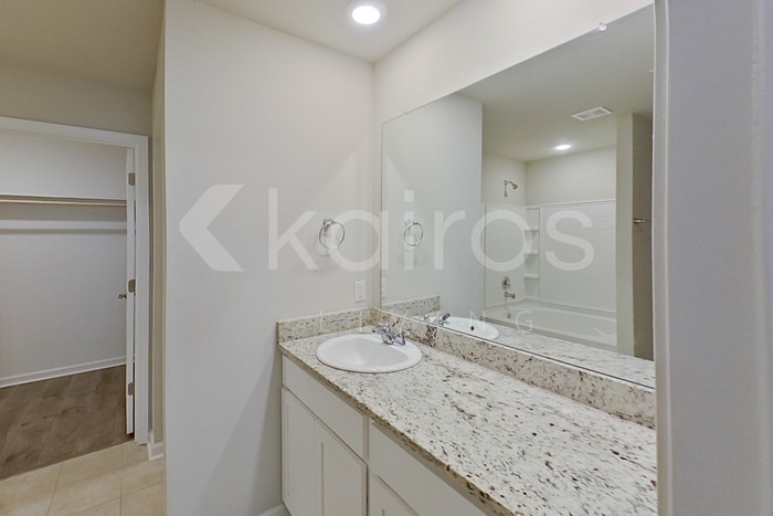 Building Photo - 401 Mango Dr