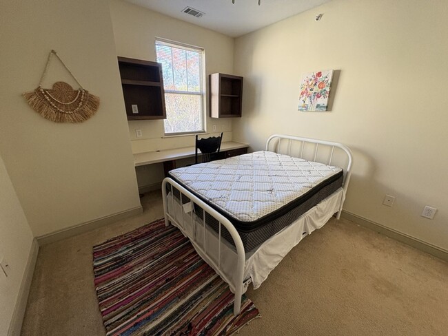 Building Photo - Crawford Falls #734