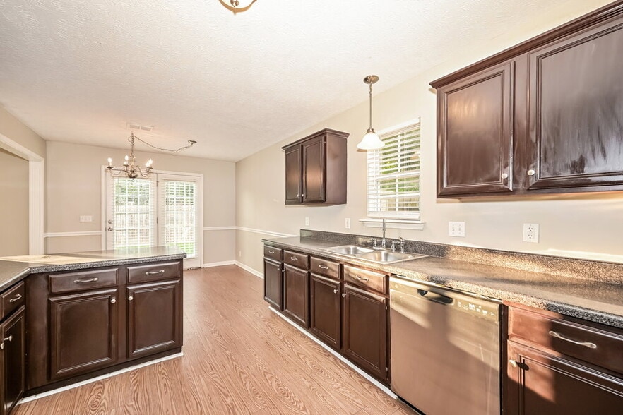 Building Photo - 8864 Cressent Glen Ct