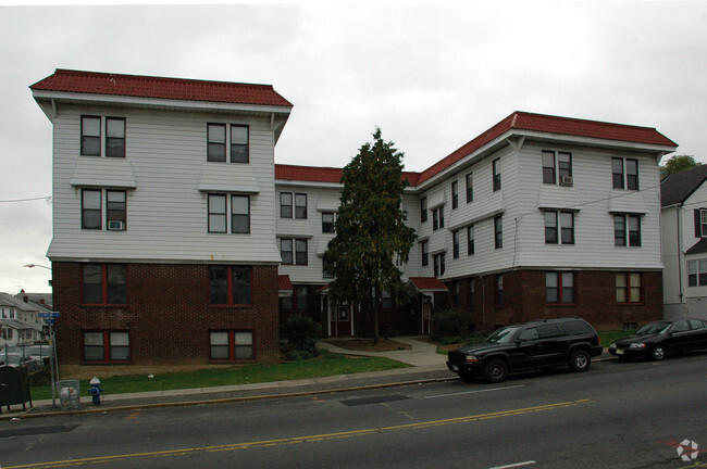 Building Photo - 1322-1328 Clinton Ave