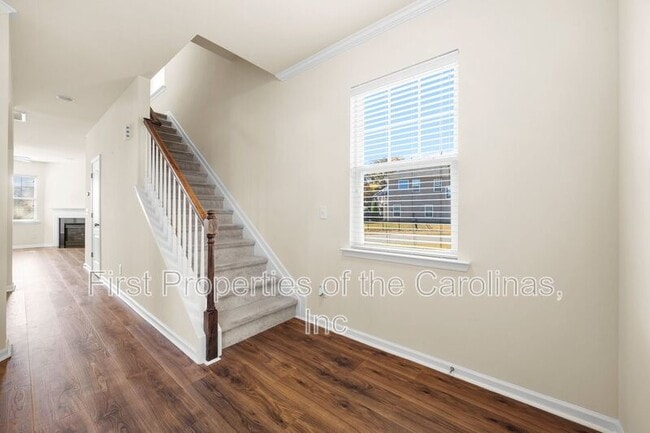 Building Photo - 6012 Thorburn Way