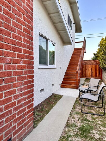 Garden area - 236 N Goodhope Ave