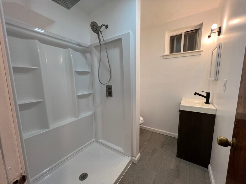 Unit 1 - Full Bathroom - 2031 N 15th St