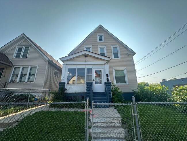 Building Photo - 2655-55A N 24th St