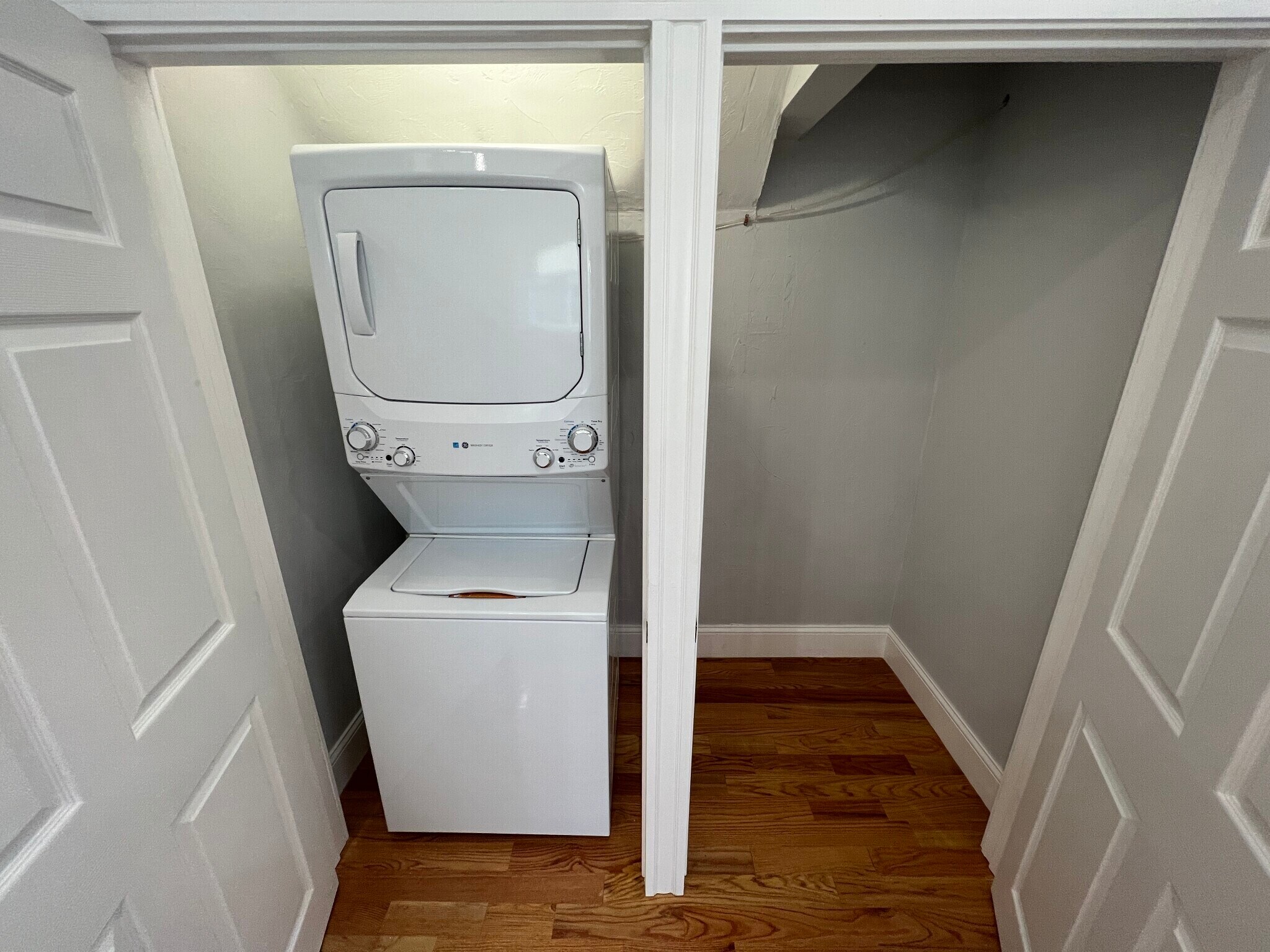 Building Photo - 29 Alpine St