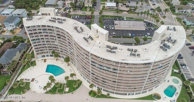 Building Photo - 1601 Ocean Dr S