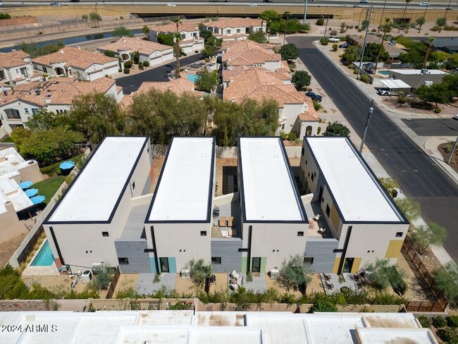 Building Photo - 1740 E Ocotillo Rd