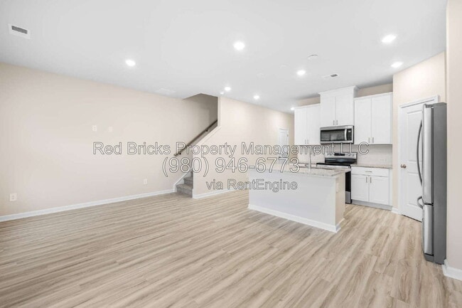 Building Photo - 3670 Backwater St