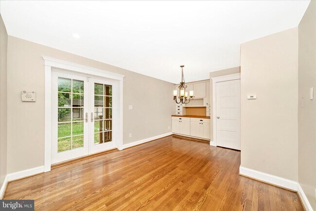 Building Photo - 1925 Pagebrook Rd