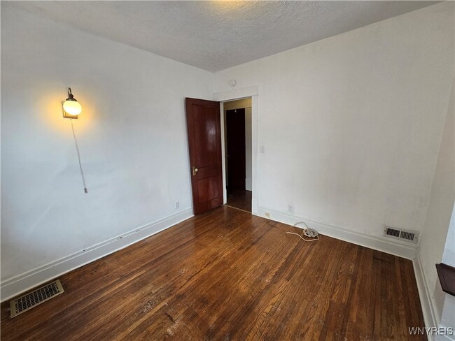 Building Photo - 137 Commonwealth Ave