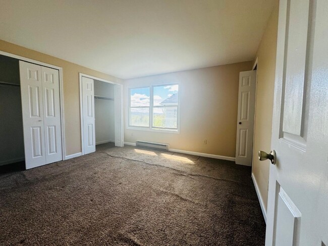 Building Photo - 1106 Hazel Dr