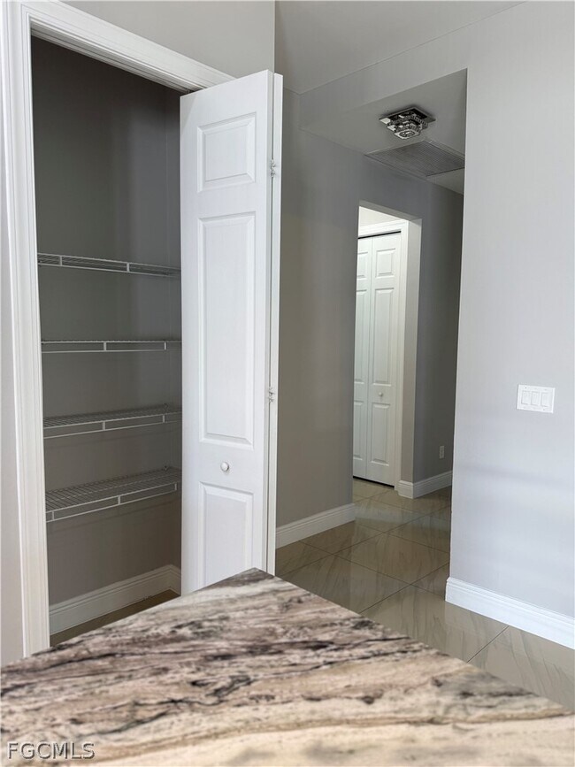 Building Photo - 3013 4th St W