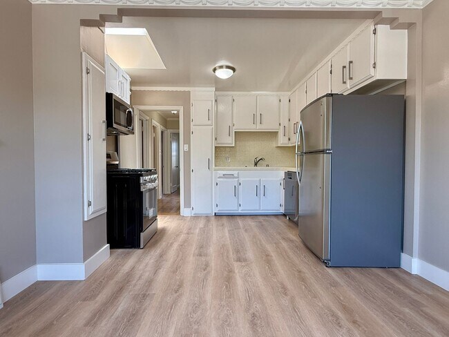 Building Photo - Two bedroom home for rent with large priva...