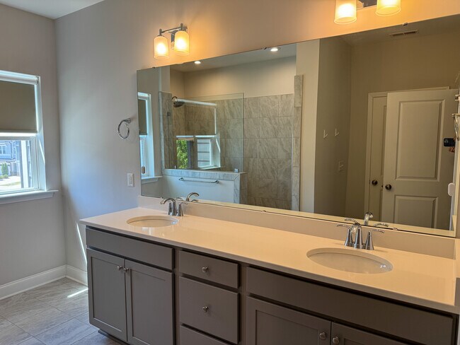 Building Photo - 2202 Rooster Spur Ct