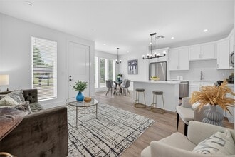 Building Photo - 5027 Willow Glen Dr