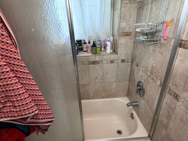 Building Photo - WOW!!!!  GREAT DEAL!  1 BEDROOM ON ALLSTON/BRIGHTON LINE AVAIL 9/1