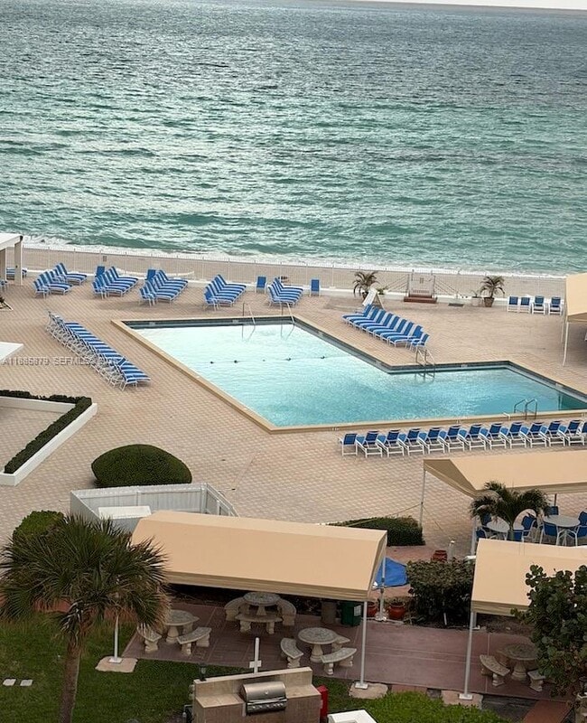 Building Photo - 3505 S Ocean Dr