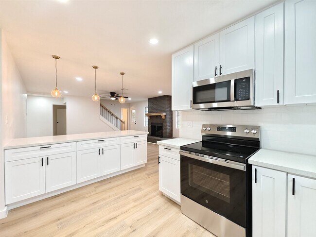 Building Photo - 4106 Clovernook Ln