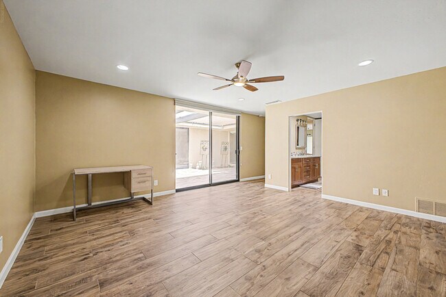 Building Photo - 7825 E San Carlos Rd