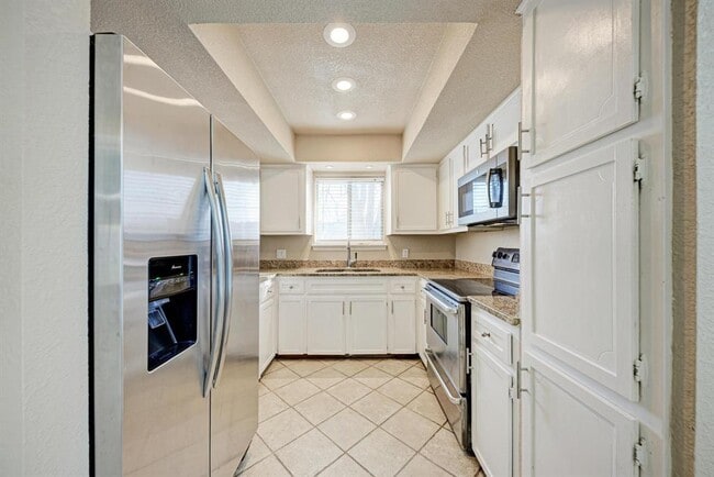 Building Photo - 1502 Sagebrush Dr