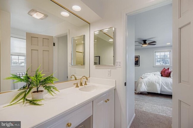 Building Photo - 119 E Padonia Rd