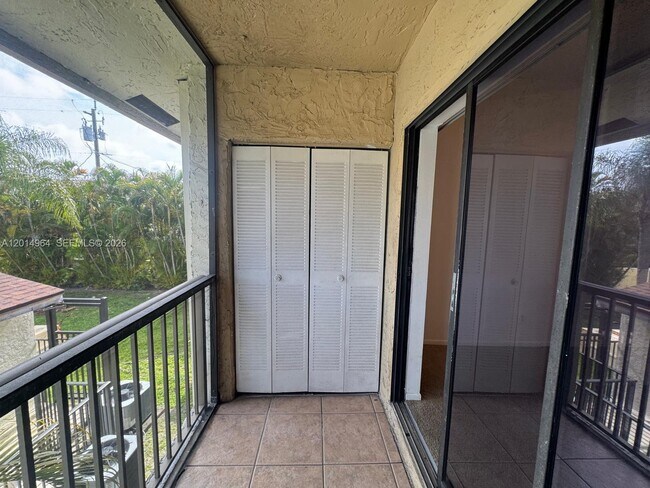 Building Photo - 142 NW 60th Ave