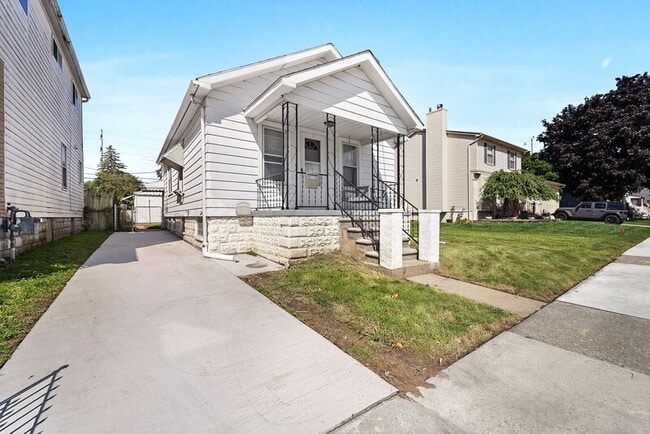 Building Photo - 2304 Cora St