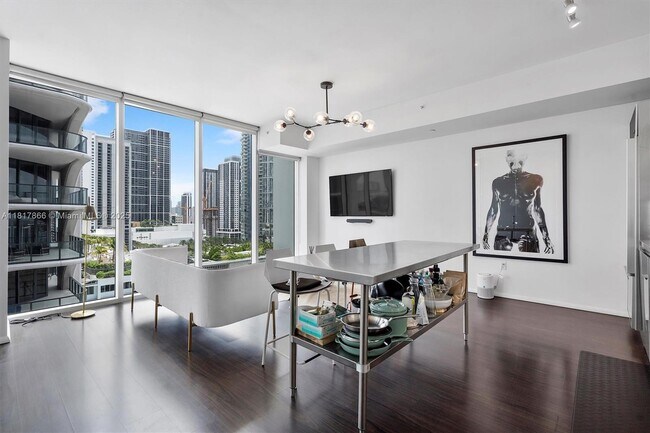 Building Photo - 1040 Biscayne Blvd