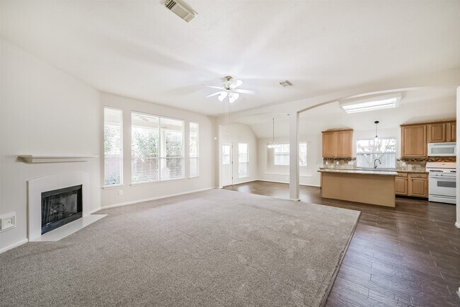 Building Photo - 17515 Fairgrove Park Dr