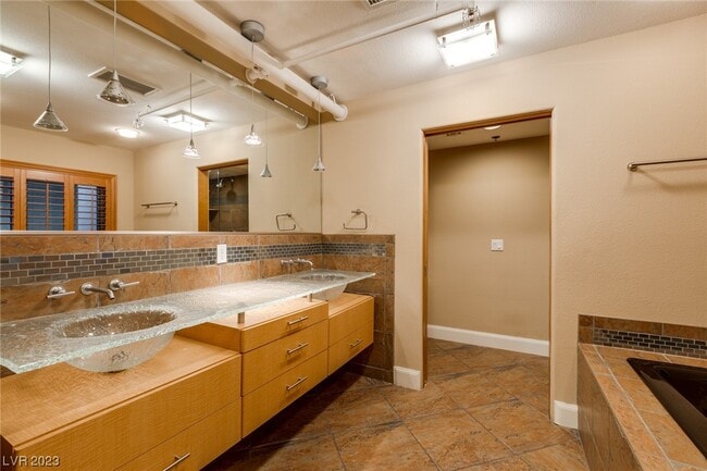 Building Photo - 11441 Allerton Park Dr