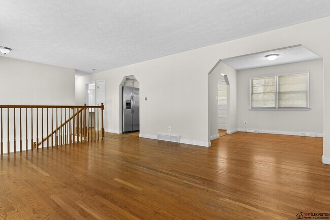 Building Photo - 3330 Tisdale Dr