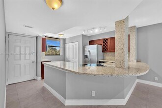 Building Photo - 118 Lake Emerald Dr
