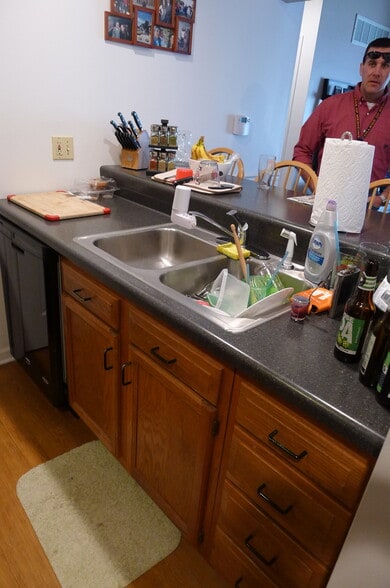 Building Photo - 204 Misty Cove